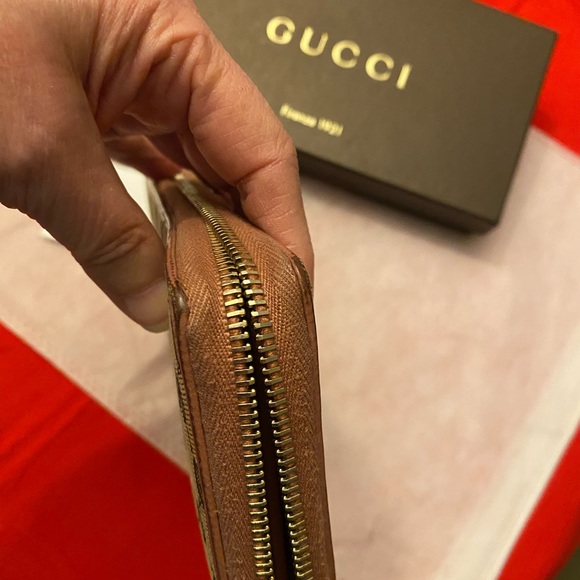 Gucci Zip-Around Wallet Heart Charm - Picture 9 of 12